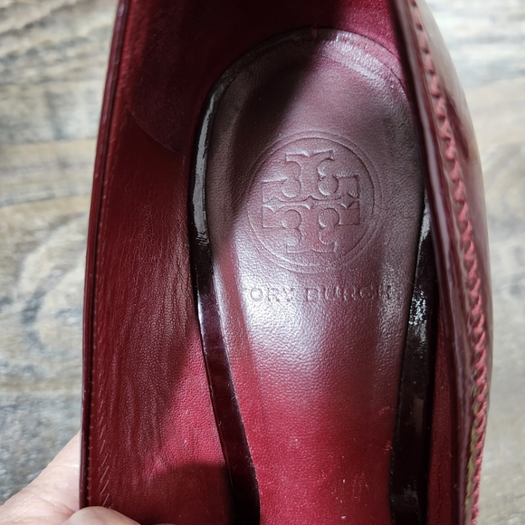 Tory Burch Burgundy Patent Leather Wedge Pumps, Made In Brazil, Women's Size 9.5 - Picture 8 of 13